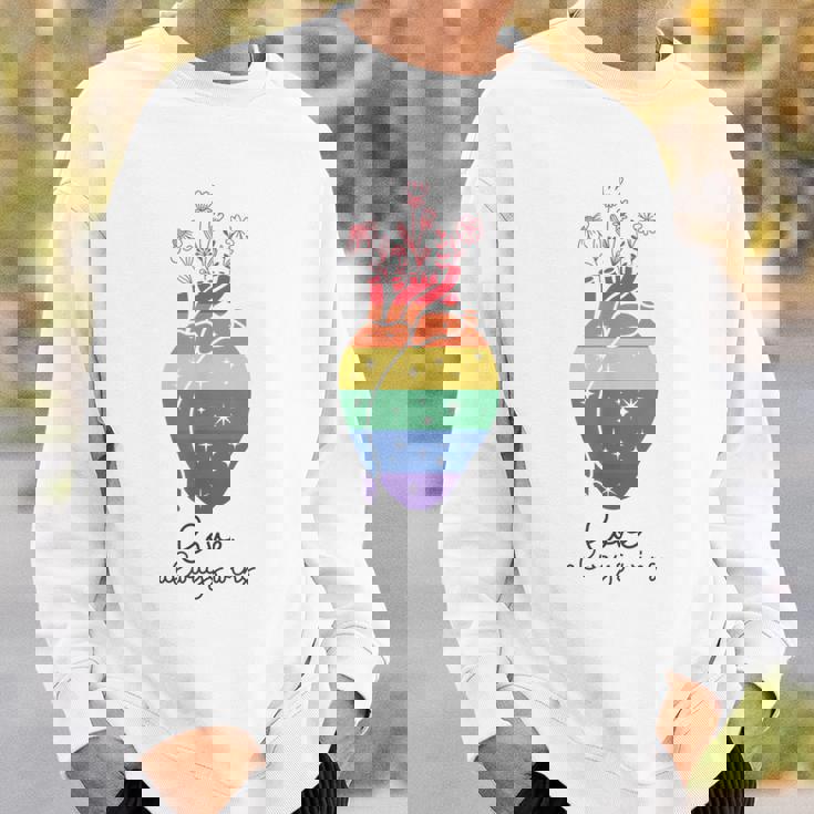 Love Wins Always Lgbt Lgbtq レインボープライド月間サポート スウェットシャツ 彼への贈り物