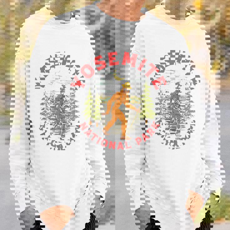 Yosemite National Park Ranger Bigfoot 80Sasquatch スウェットシャツ 彼への贈り物