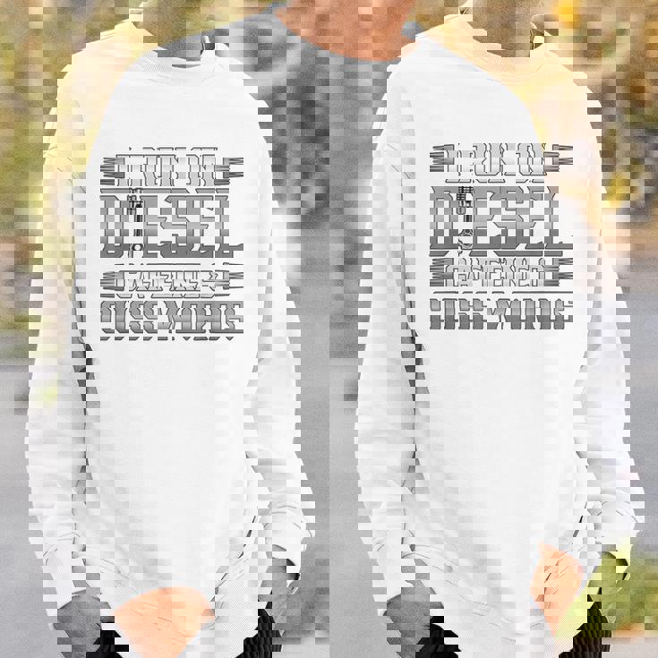 ディーゼルカフェインで走るトラック運転手 スウェットシャツ 彼への贈り物