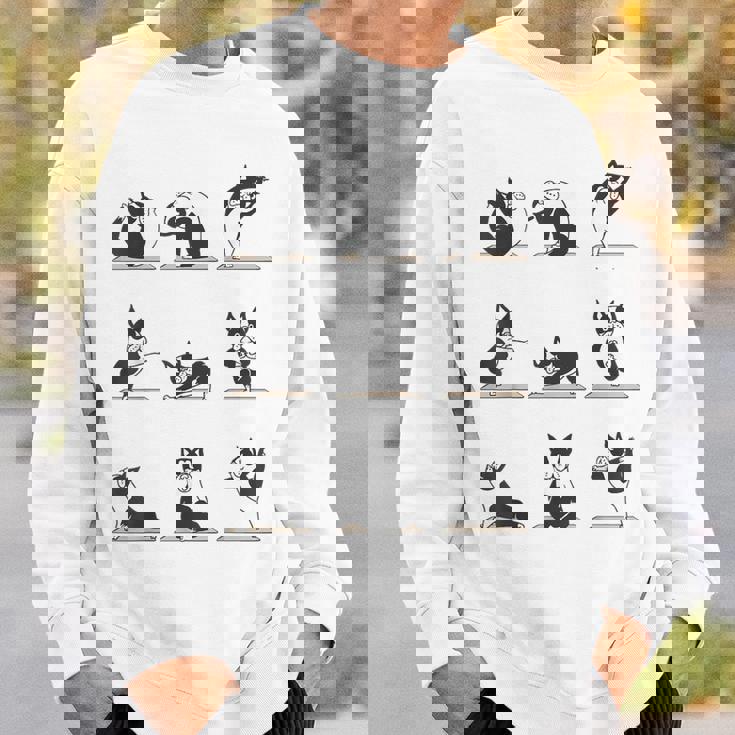 ボストンテリア ヨガ アサナ ポーズ 瞑想 おもしろtシャツ スウェットシャツ 彼への贈り物