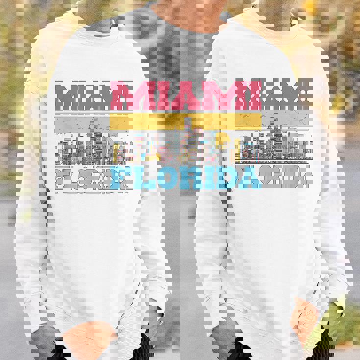 マイアミ フロリダ州 都市景観 お土産 モダン マイアミスカイライン スウェットシャツ 彼への贈り物