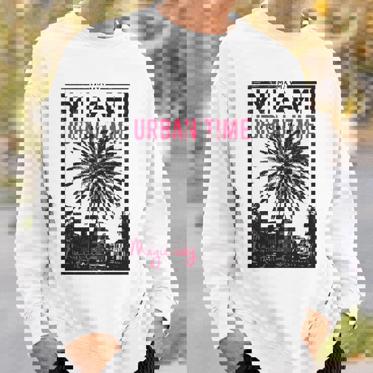 マイアミマジックシティビーチシャツ フロリダ愛好家向け 長袖tシャツ スウェットシャツ 彼への贈り物
