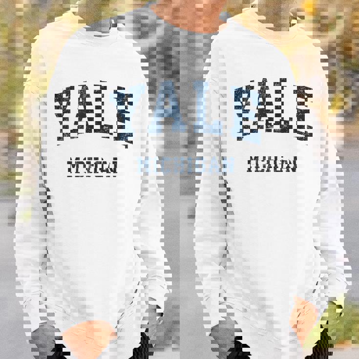 ミシガン州イェールミシガン州ヴィンテージアスレチックスポーツデザイン スウェットシャツ 彼への贈り物