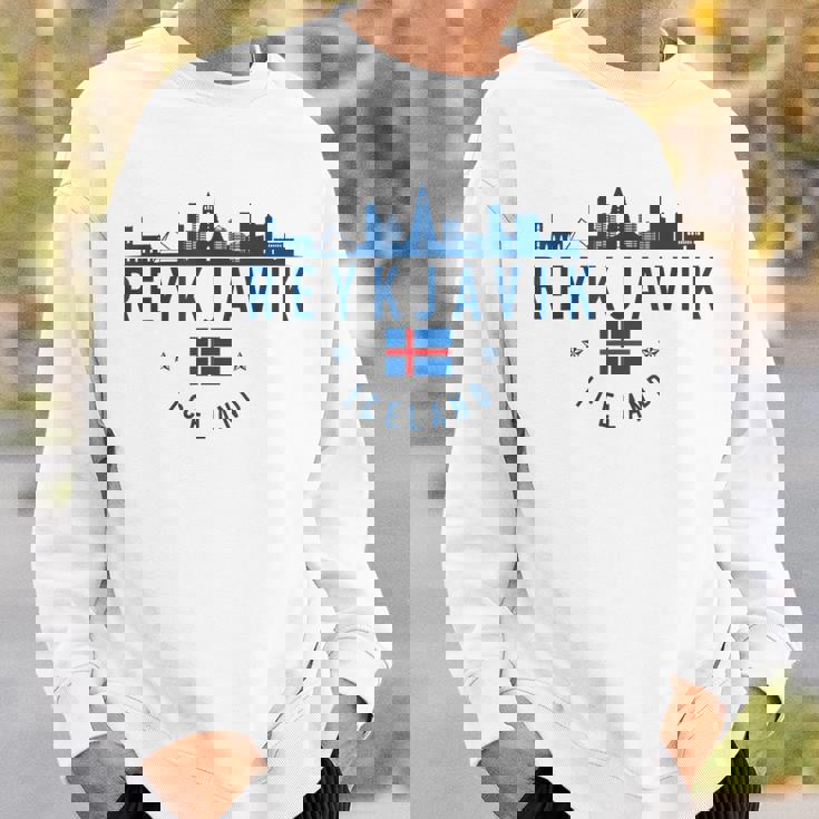 レイキャビク アイスランド アイスランド国旗 スカイライン プライド お土産 スウェットシャツ 彼への贈り物