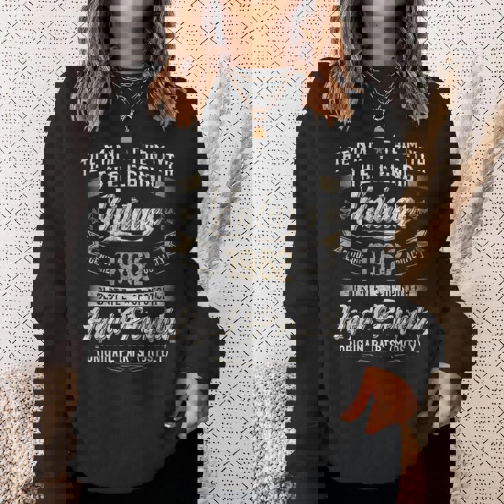 64歳の誕生日プレゼント ヴィンテージ 1962年 男性 面白い 64歳 1962年 スウェットシャツ 彼女への贈り物