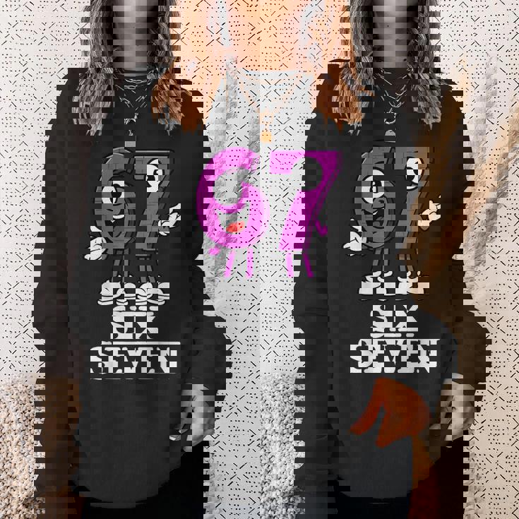 67 シックスセブン 6-7 面白いイタリアンブレインロットゲームスラングミーム スウェットシャツ 彼女への贈り物