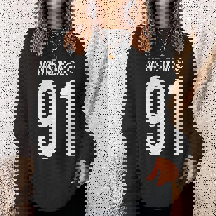 91歳で素晴らしい 面白い91歳の誕生日のお祝い。 スウェットシャツ 彼女への贈り物