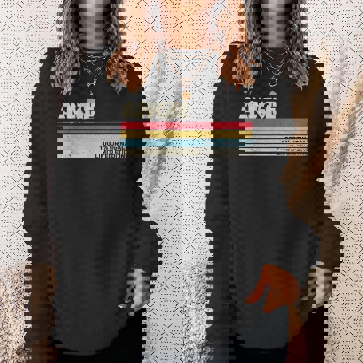 Angie パーソナライズ 名前 レトロ ヴィンテージ 70年代 80年代 90年代 誕生日 スウェットシャツ 彼女への贈り物