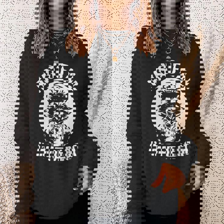 First Of All I'm A Delight アライグマ 看護師 面白い 長袖tシャツ スウェットシャツ 彼女への贈り物