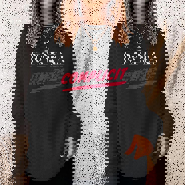 Ivanka Complicit スウェットシャツ 彼女への贈り物