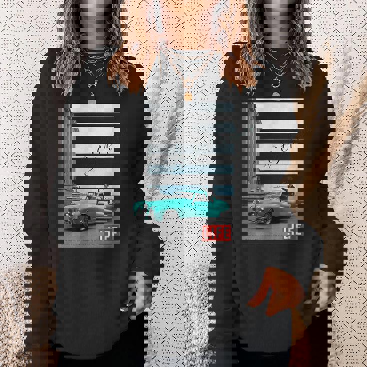 Life Picture Collection モデルと自動車 ／ エッフェル塔（1） スウェットシャツ 彼女への贈り物