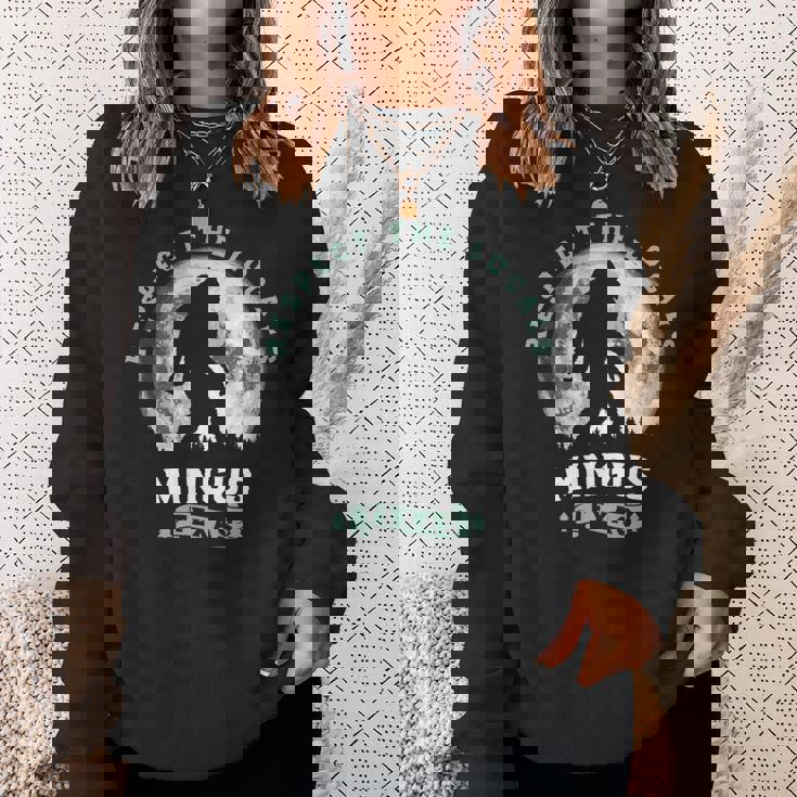Mingus Texas Bigfoot Night Walk Retro Moon 長袖tシャツ スウェットシャツ 彼女への贈り物