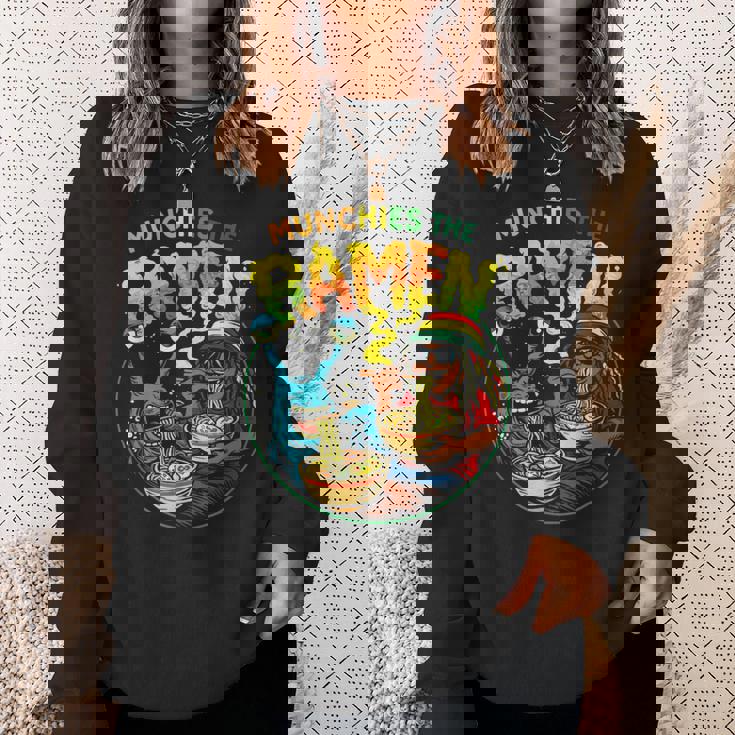 Munchies ラーメンを食べるエイリアン ドレッドヘアアート スウェットシャツ 彼女への贈り物