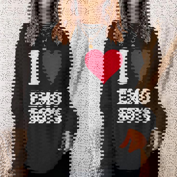 Red Heart I Love Emo Boys スウェットシャツ 彼女への贈り物