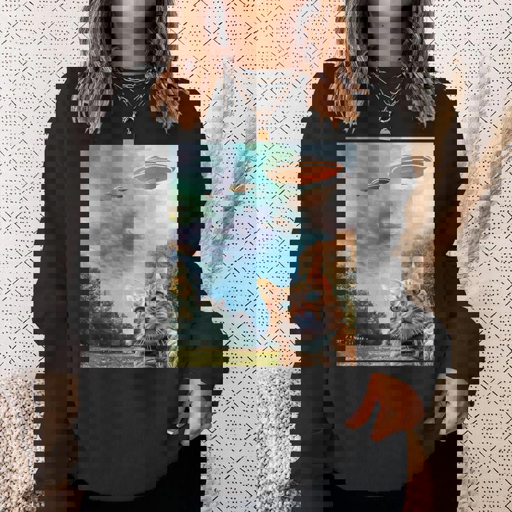 Ufo付き猫セルフィー スウェットシャツ 彼女への贈り物