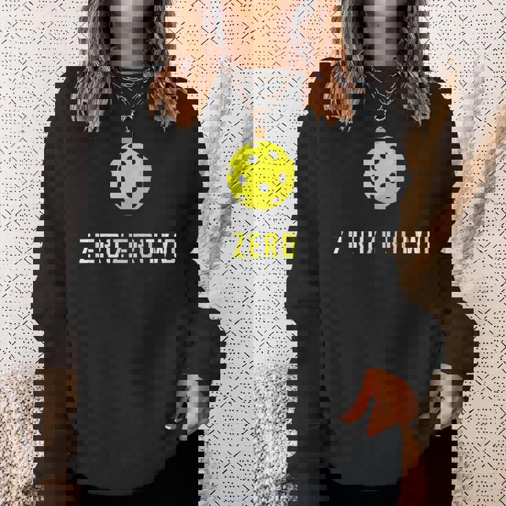 Zero Zero Two 、面白いピックルボール退職ギフト スウェットシャツ 彼女への贈り物