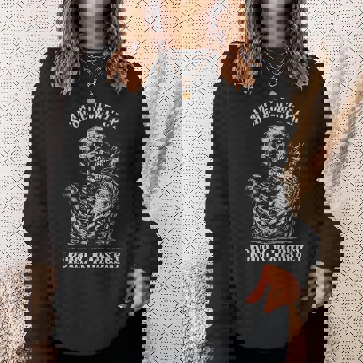 ウィスキーを使ったスケルトン 節水 ウィスキーを飲む スウェットシャツ 彼女への贈り物