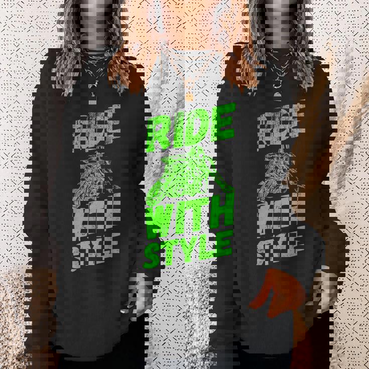 オートバイファンのためのスタイルヴィンテージ引用で乗る スウェットシャツ 彼女への贈り物