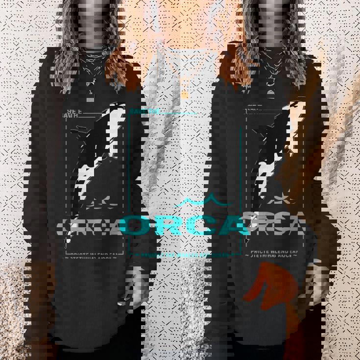 クジラと海を守るシャチ レトロなシャチのデザイン スウェットシャツ 彼女への贈り物