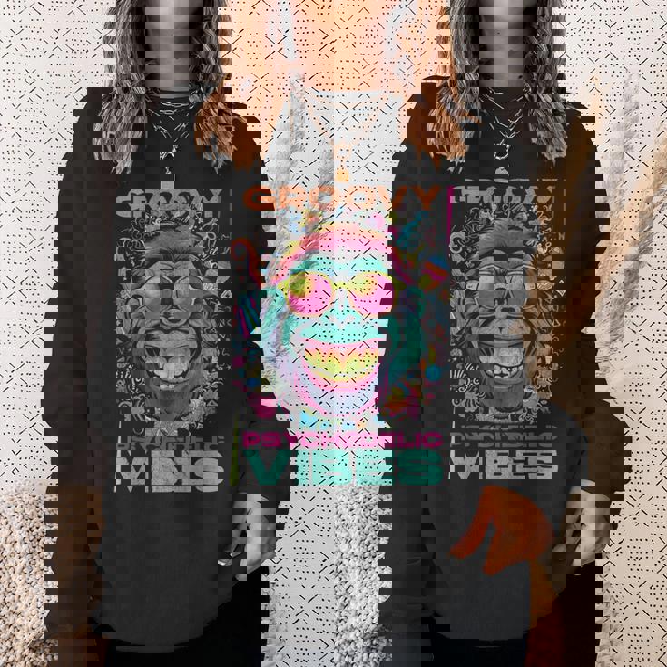 クールなエイプ。グルーヴィーなサイケデリックな雰囲気。 スウェットシャツ 彼女への贈り物