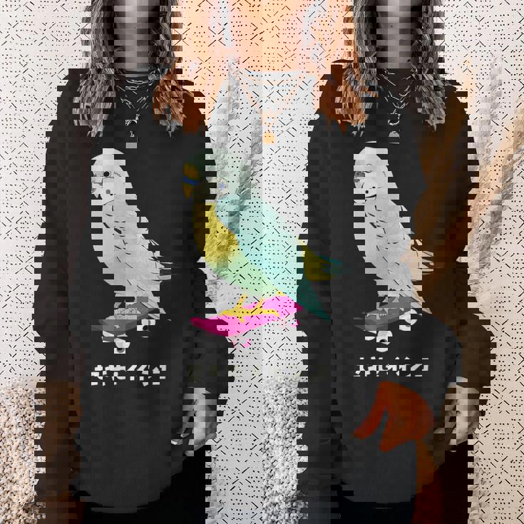 セキセイインコ インコ 鳥 スケートボード かわいい イラスト 手書き セキセイインコ好き 鳥好き おもしろ スウェットシャツ 彼女への贈り物