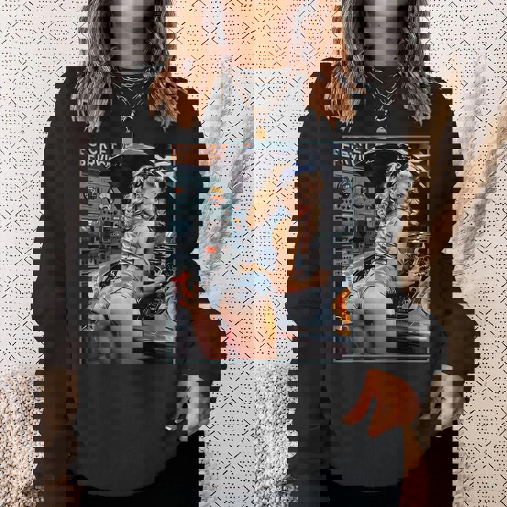 セクシーガールグラフィックtシャツ セクシーなブロンドメカニックピンナップガール スウェットシャツ 彼女への贈り物