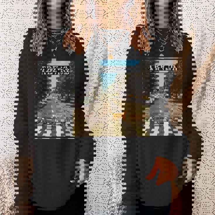 タビーロードクールタビーキャッツクロッシング スウェットシャツ 彼女への贈り物