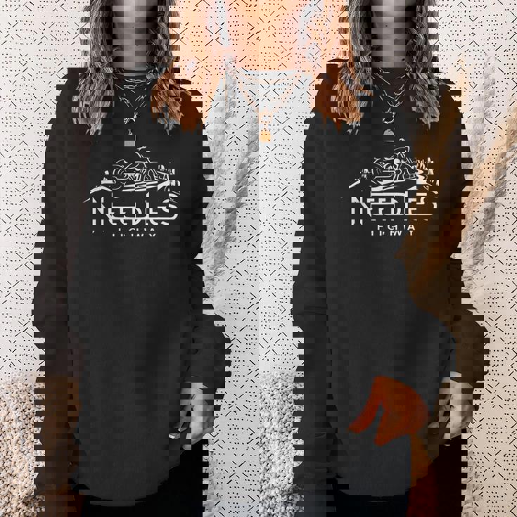 ニードルズ・ハイウェイ・サウスダコタ・モーターサイクル スウェットシャツ 彼女への贈り物