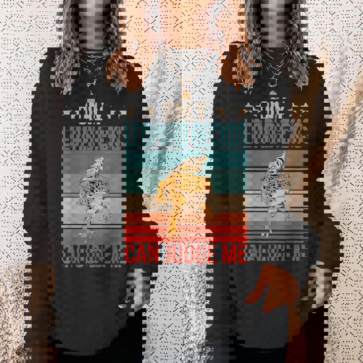 ヒョウモントカゲモドキは私を判断できる トカゲ 爬虫類 ヒョウモントカゲモドキ スウェットシャツ 彼女への贈り物