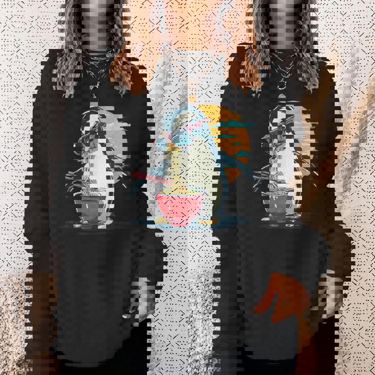 ペンギン食べる ラーメン サングラス アートワーク 和麺 スウェットシャツ 彼女への贈り物