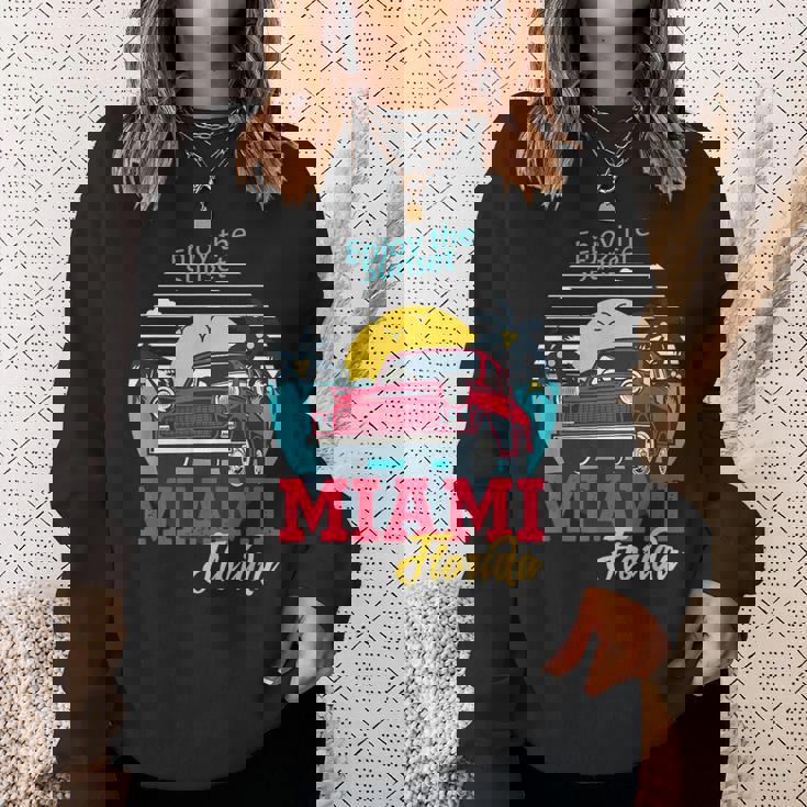 マイアミビーチtシャツ、マイアミ半袖グラフィックデザイン。 スウェットシャツ 彼女への贈り物