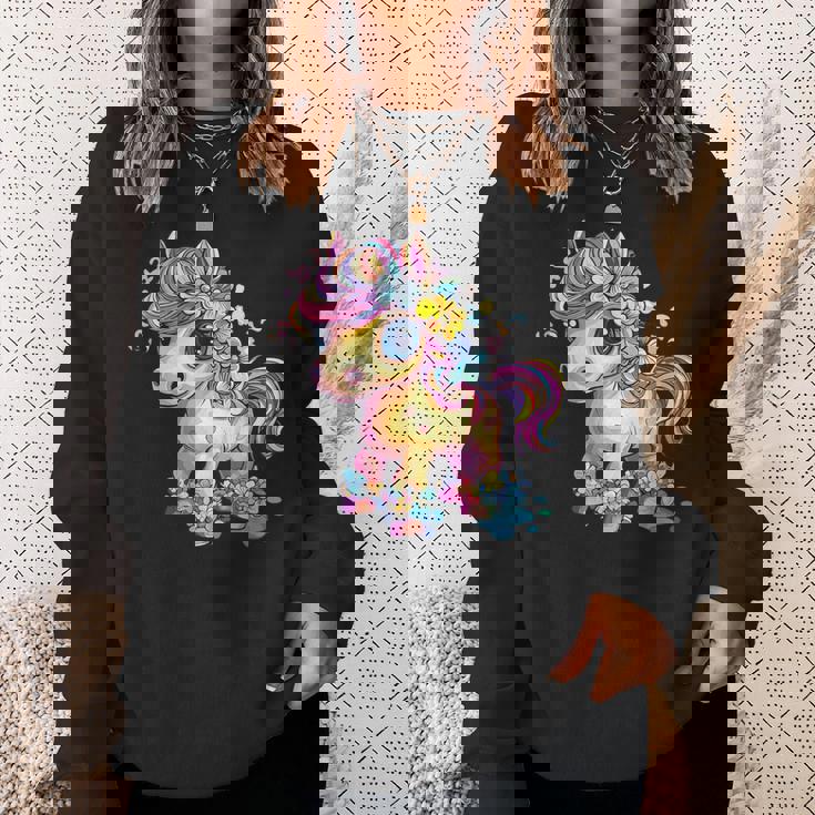 レインボーフラワーマジックのかわいいポニー。 スウェットシャツ 彼女への贈り物