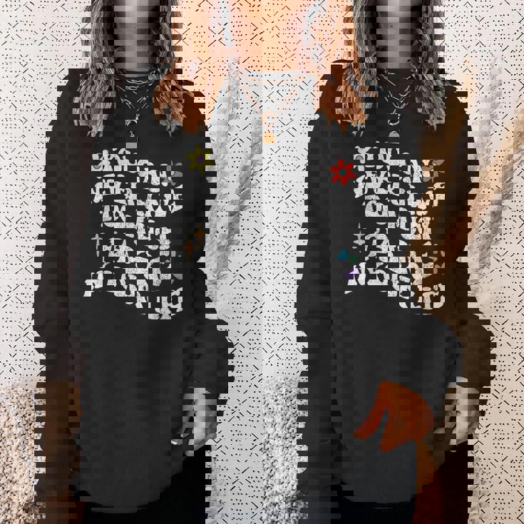 レトログルーヴィー。人生においてあまりにも多くのフェールを持つことはできません。 スウェットシャツ 彼女への贈り物