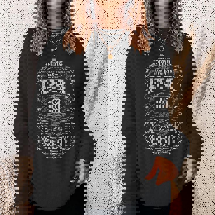 ヴィンテージ65歳の誕生日レジェンドは1961年4月に誕生しました。 スウェットシャツ 彼女への贈り物