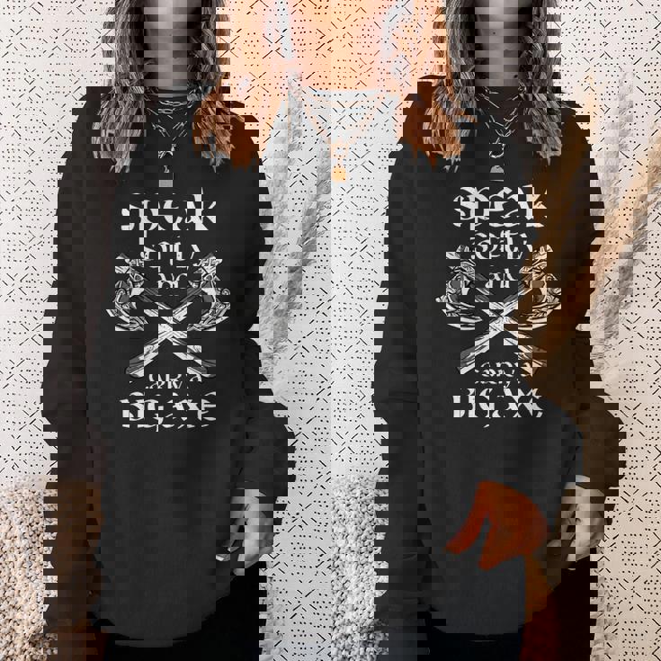 北欧戦士 衣装 バイキング 文化 バイキング 斧 北欧神話 長袖tシャツ スウェットシャツ 彼女への贈り物