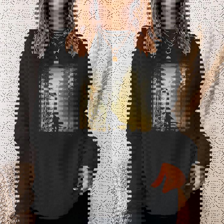 夜明けの竜脚類恐竜の森 リアルなグラフィックデザイン スウェットシャツ 彼女への贈り物