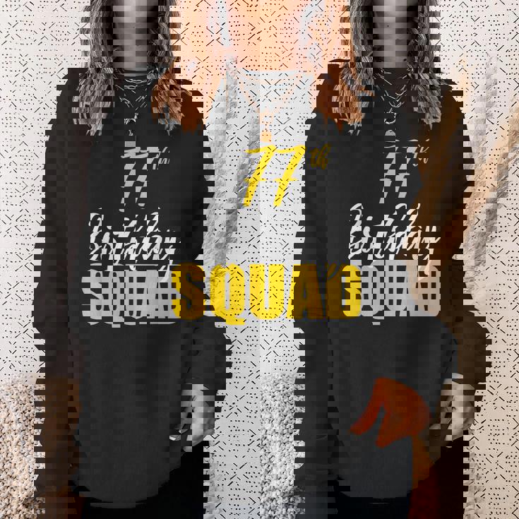 第77回ハッピーバースデーチームパーティーバースデーファミリーグループ スウェットシャツ 彼女への贈り物