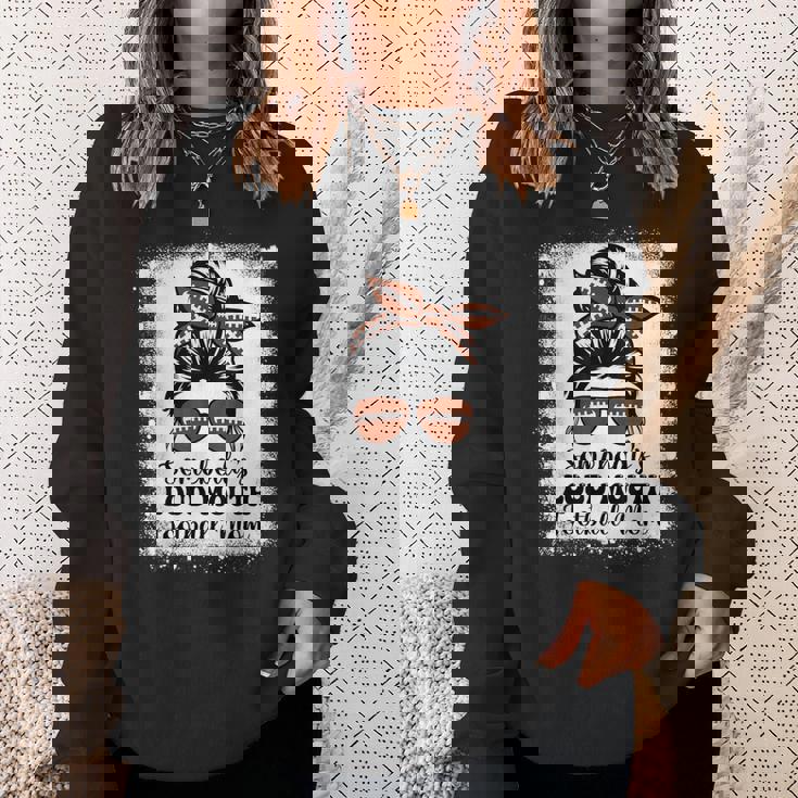 誰かのラウド・マウス・フットボール・マム・チアー・フットボール選手 スウェットシャツ 彼女への贈り物