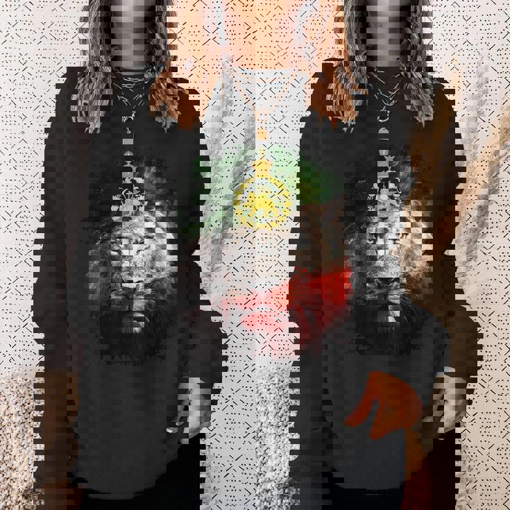 金色のライオンの頭が付いたイランの国旗。 スウェットシャツ 彼女への贈り物