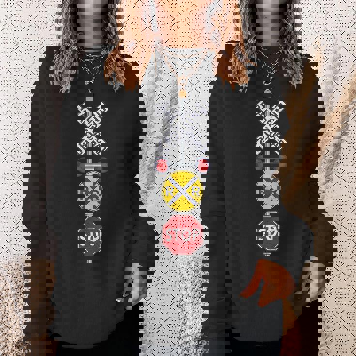 鉄道 踏切 標識 電車 作業員 エンジニア Railfan スウェットシャツ 彼女への贈り物