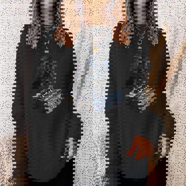 面白いtシャツ 鳥 カラス シンセサイザー メンズ グッズ おもしろ 面白い 服 ネタ バードウォッチング スウェットシャツ 彼女への贈り物