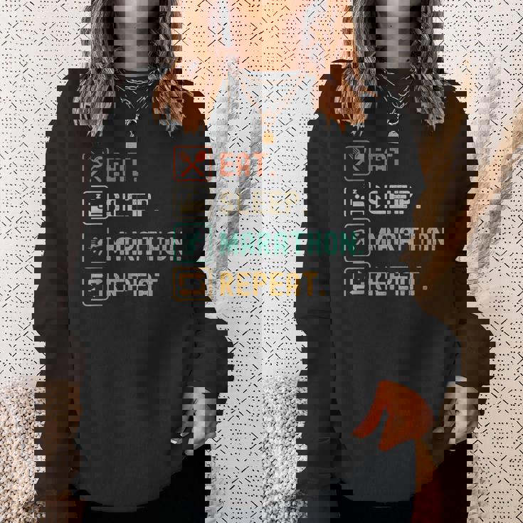 食べる睡眠マラソンリピート面白いマラソンランナー スウェットシャツ 彼女への贈り物