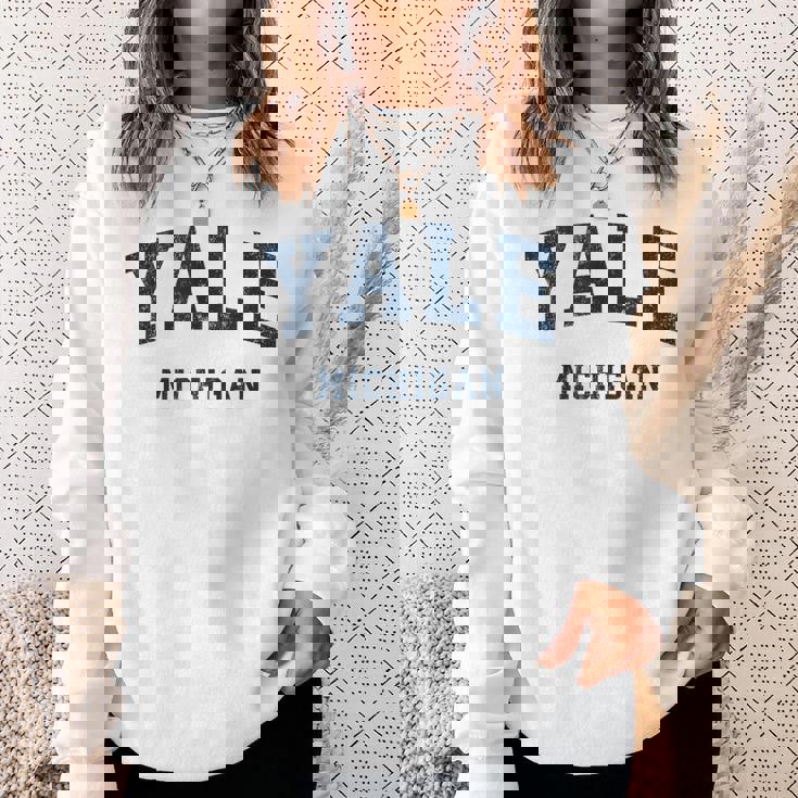 ミシガン州イェールミシガン州ヴィンテージアスレチックスポーツデザイン スウェットシャツ 彼女への贈り物