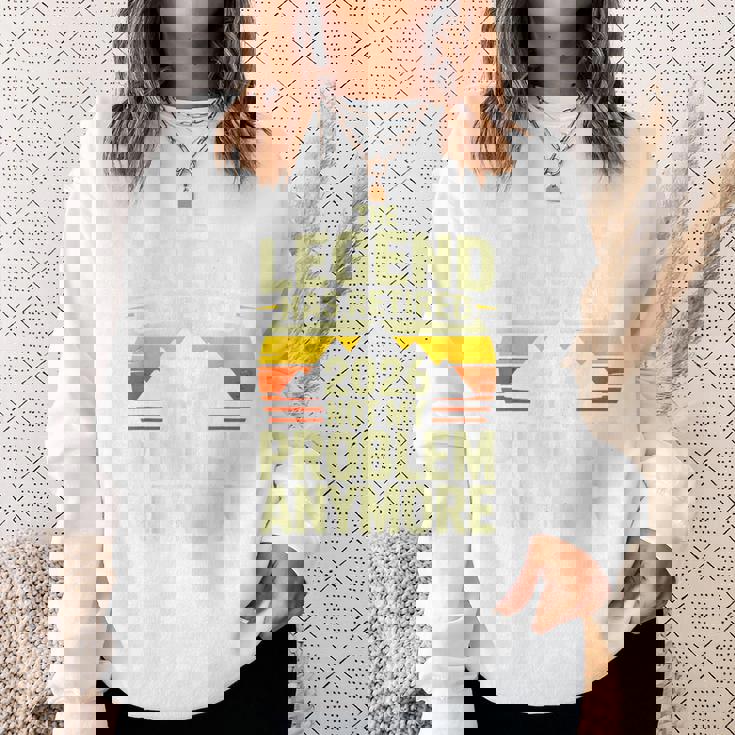 レジェンドが引退した2026年 おかしな退職祝い スウェットシャツ 彼女への贈り物