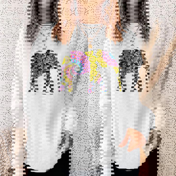 象のシルエット、かわいいボヘミアンデザイン。 スウェットシャツ 彼女への贈り物