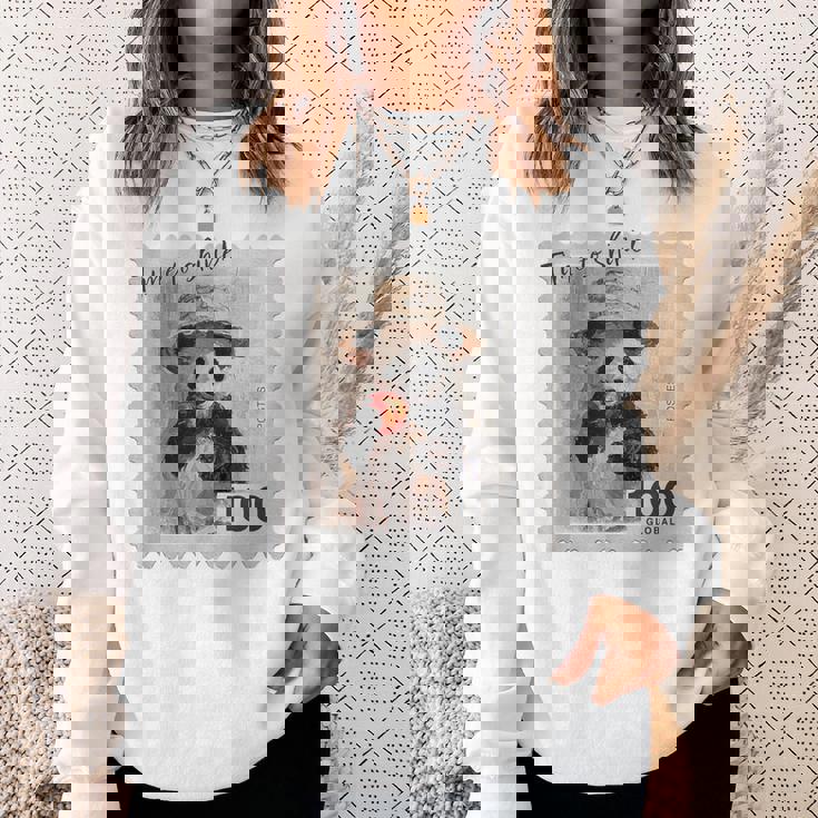 麦わら帽子 りんご パンダ 小さなパンダ 切手風 スウェットシャツ 彼女への贈り物