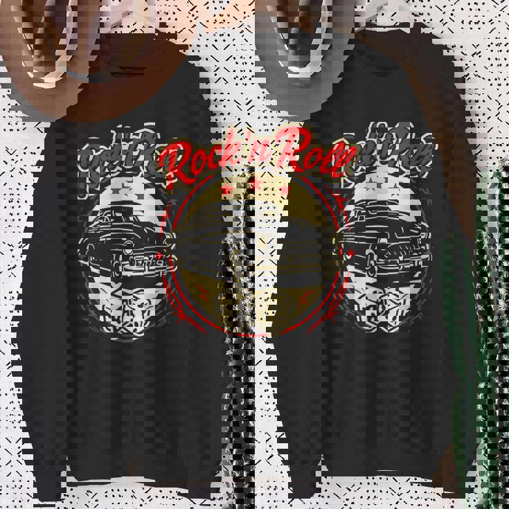 1950年代ロックンロールクラシックカーとサイコロロカビリー スウェットシャツ 年配の女性への贈り物