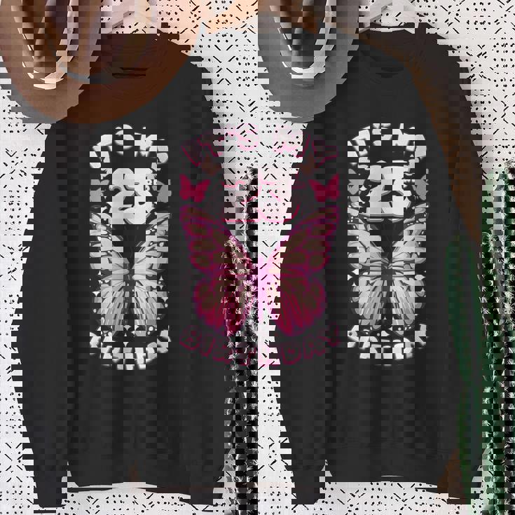 23歳の誕生日、少女23年、蝶と23の数字 スウェットシャツ 年配の女性への贈り物