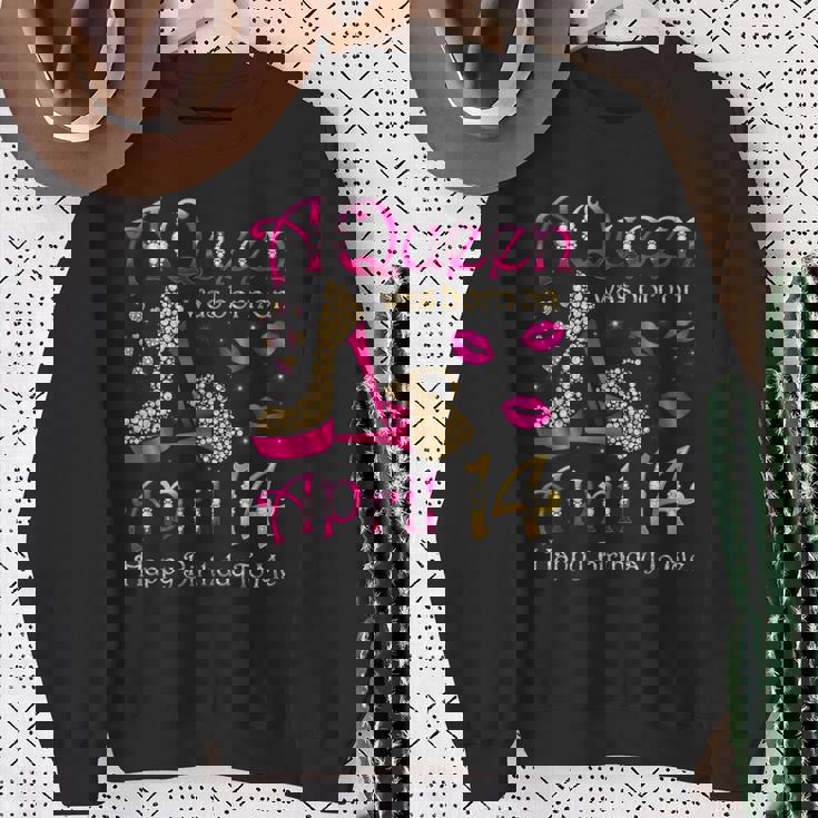 4月14日に女王が生まれた私にお誕生日おめでとう スウェットシャツ 年配の女性への贈り物