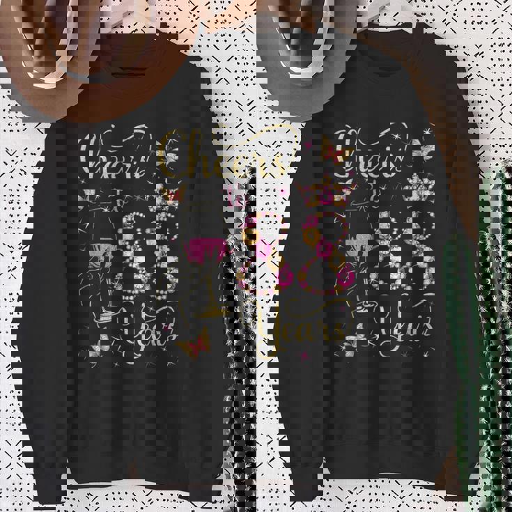 88歳、88歳の女王の誕生日、88歳の誕生日に乾杯。 スウェットシャツ 年配の女性への贈り物